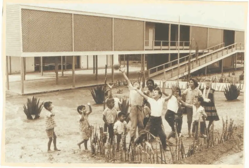 Escola Júlia Kubitschek